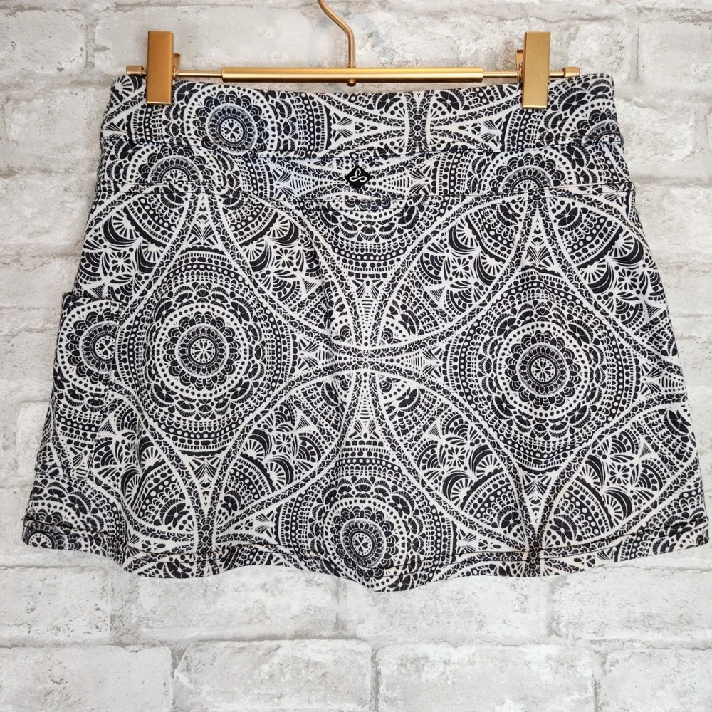 Prana skort striking